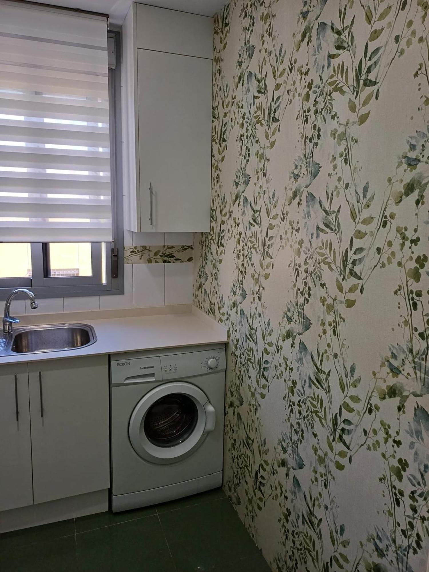 Apartamento Virgen De La Victoria Seville Luaran gambar
