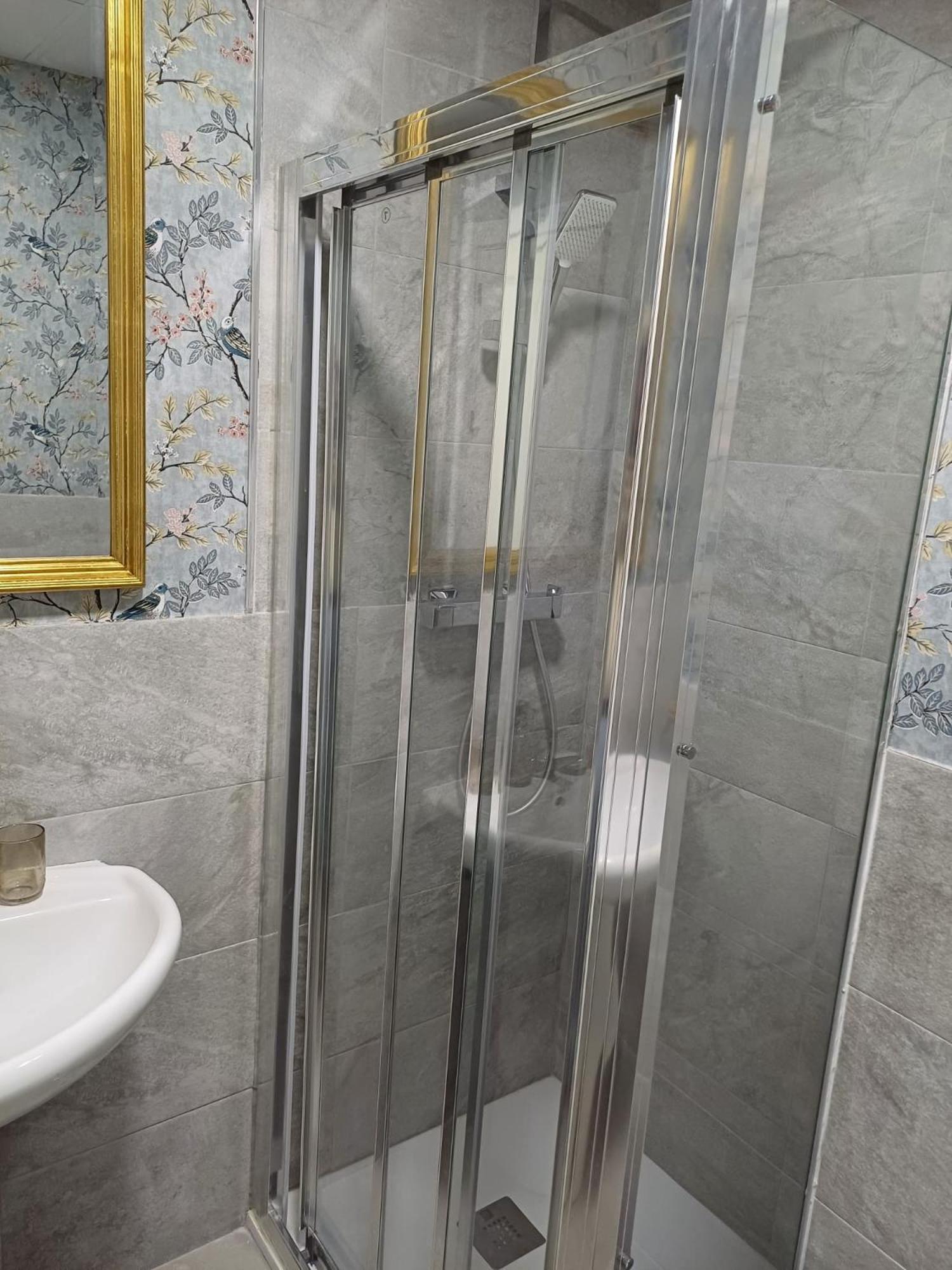 Apartamento Virgen De La Victoria Seville Luaran gambar